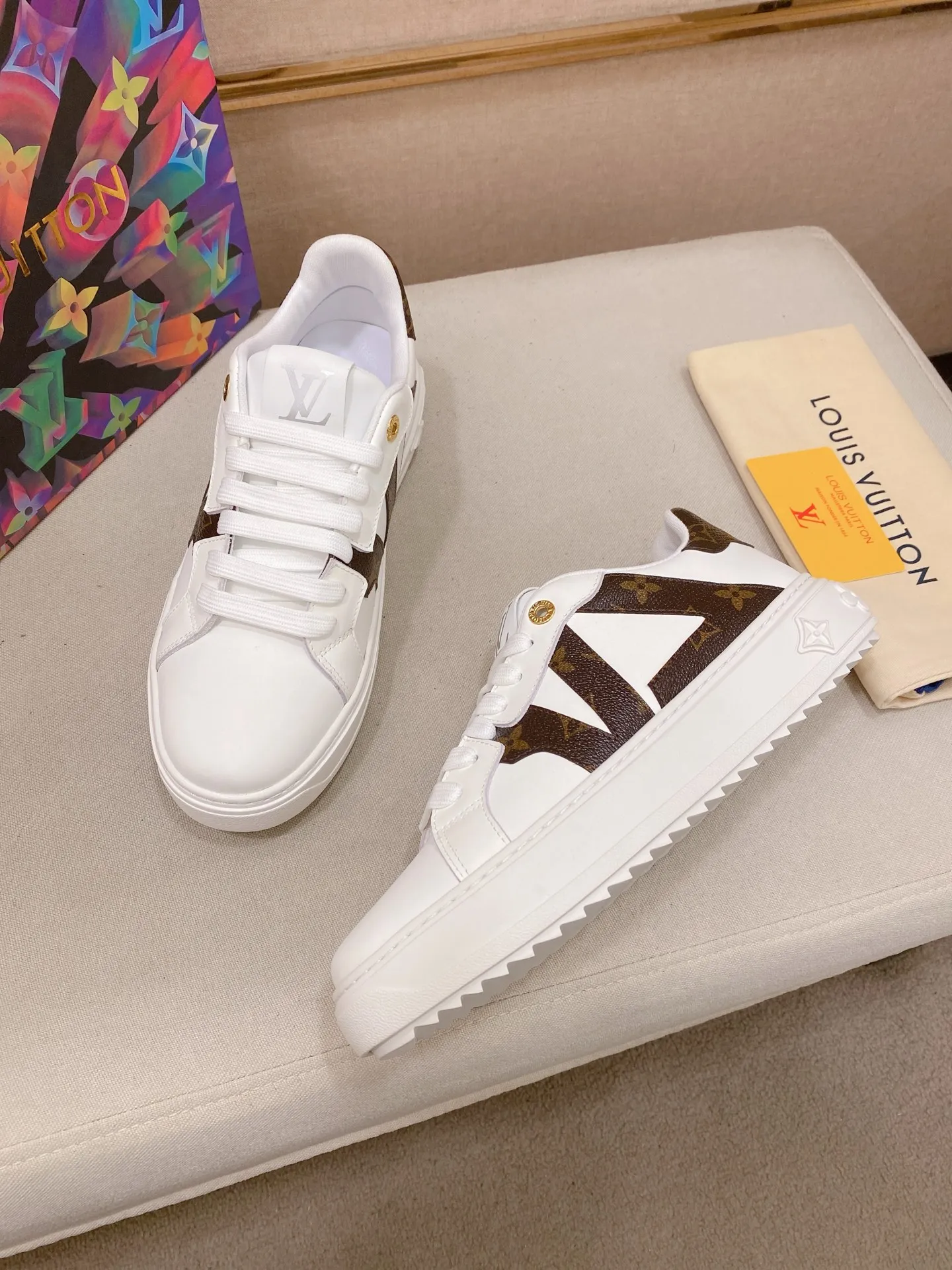 Men's shoes💰: 540💰(Niuli: full package) louis vuitton (Louis Vuitton/lv) top 🔍🔍 new models are on sale at the same time at the counter. The upper 🇮🇹 is imported from Italy, first-layer cowhide, and the lining is fully imported cowhide. 💪💪, completely 1⃣️ to 1 ⃣️Re-engraved🇮🇹💪💪, ⚠Sole: The original sole is specially provided by the original factory, the exclusive movable molded sole is super comfortable, ⚠The original factory follows the order, 🔍🔍high quality, you can enter and exit the counter at will, welcome to compare⚠. Code number:38-44